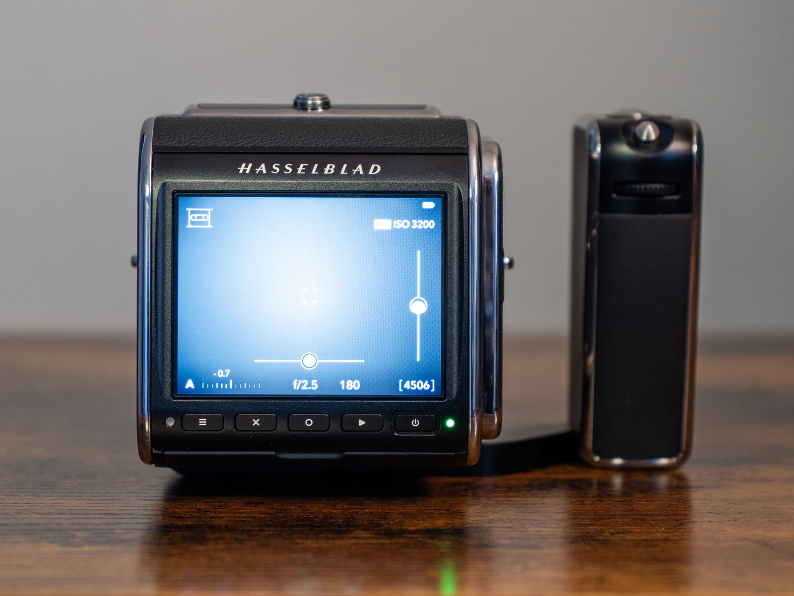 Hasselblad 907X CFV 100C Review