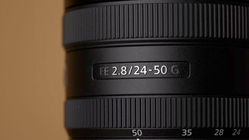  Sony FE 24-50mm f/2.8 G badge